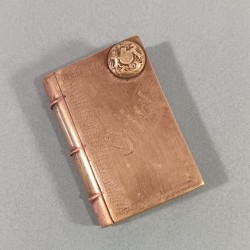 BRIQUET DE POILUS " ORIENT " PETIT LIVRE AVEC BOUTONS ANGLAIS ARTISANAT DE TRANCHEES SOUVENIR GUERRE 1914 - 1918